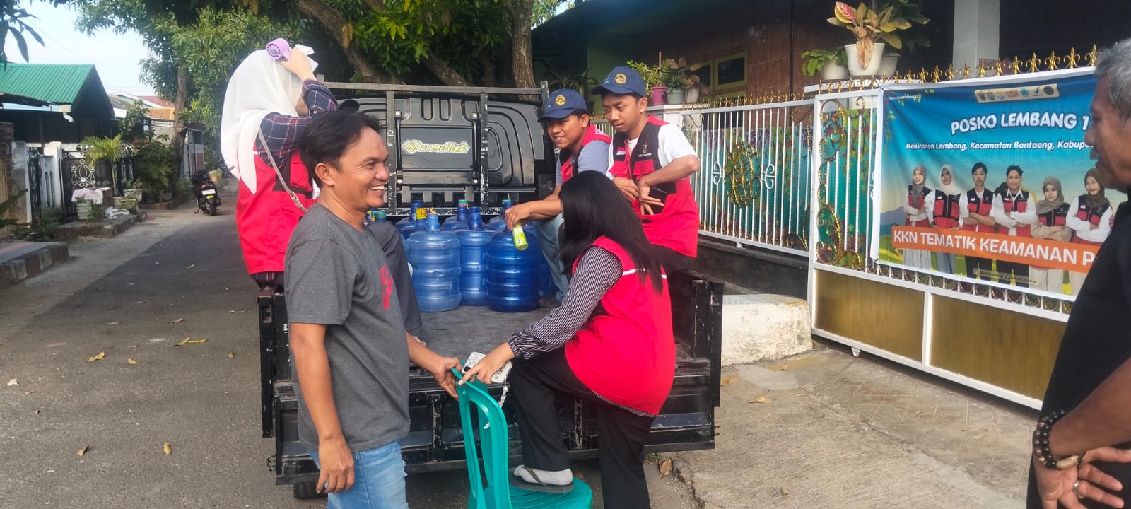 Semangat Tanpa Batas! RW dan RT Kelurahan Lembang Jemput Mahasiswa KKN UNHAS 116 Demi Sukseskan Pendataan UMKM